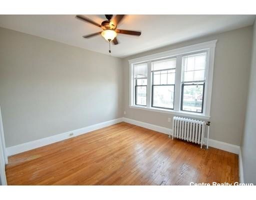 3 bed, 1 bath apartment for rent at 2 Sutherland Rd Unit 51, Brighton — photo 4 of 11