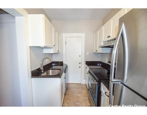 3 bed, 1 bath apartment for rent at 2 Sutherland Rd Unit 51, Brighton — photo 5 of 11