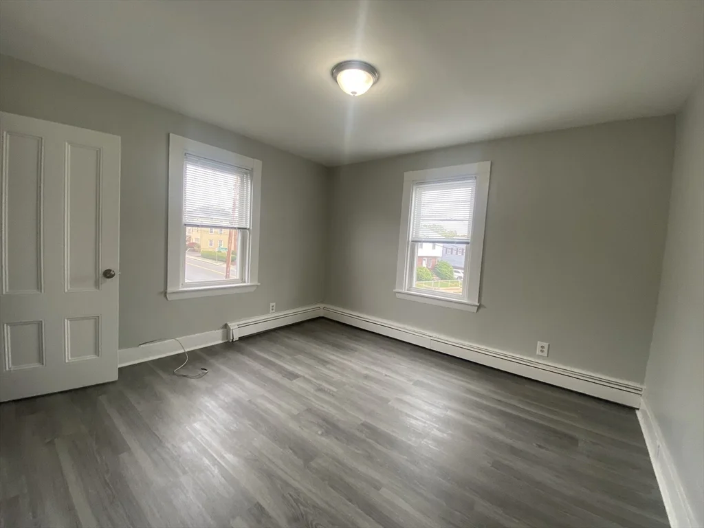 4 bed, 1 bath apartment for rent at 2 Swetts Ct Unit -, Watertown — photo 9 of 17
