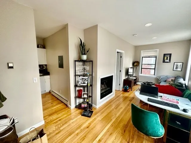 1 bed, 1 bath apartment for rent at 2 Thacher St Unit 8, North End — photo 2 of 13