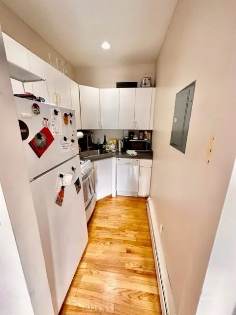 1 bed, 1 bath apartment for rent at 2 Thacher St Unit 8, North End — photo 10 of 13