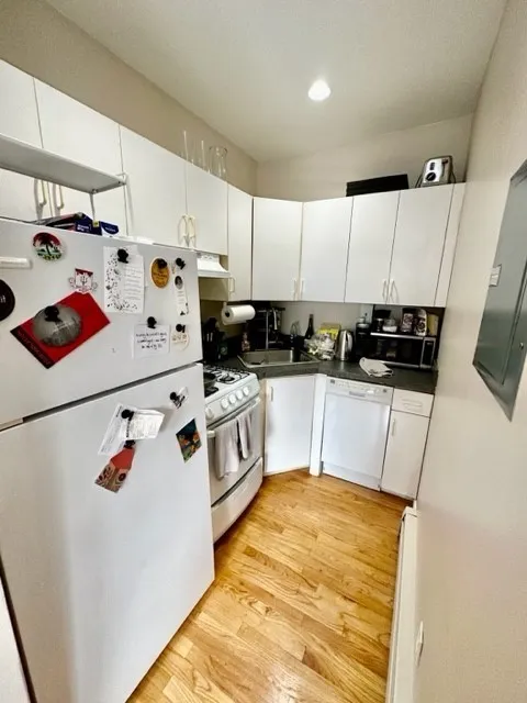 1 bed, 1 bath apartment for rent at 2 Thacher St Unit 8, North End — photo 11 of 13
