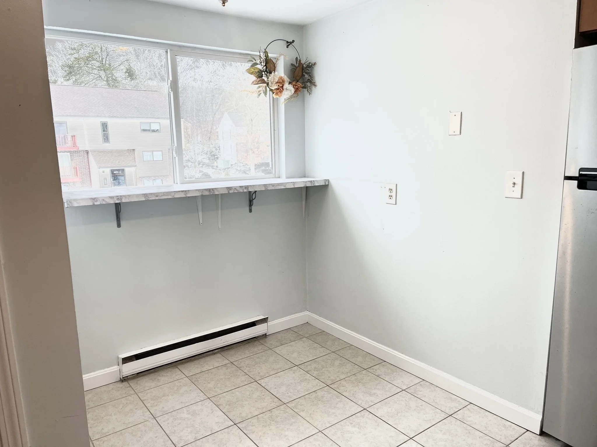 2 bed, 1 bath apartment for rent at 2 Tideview Path Unit 11, Manomet — photo 4 of 7