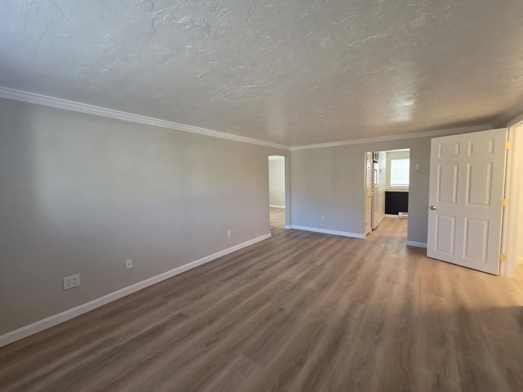 2 bed, 1 bath apartment for rent at 2 Tideview Path Unit 8, Manomet — photo 5 of 13