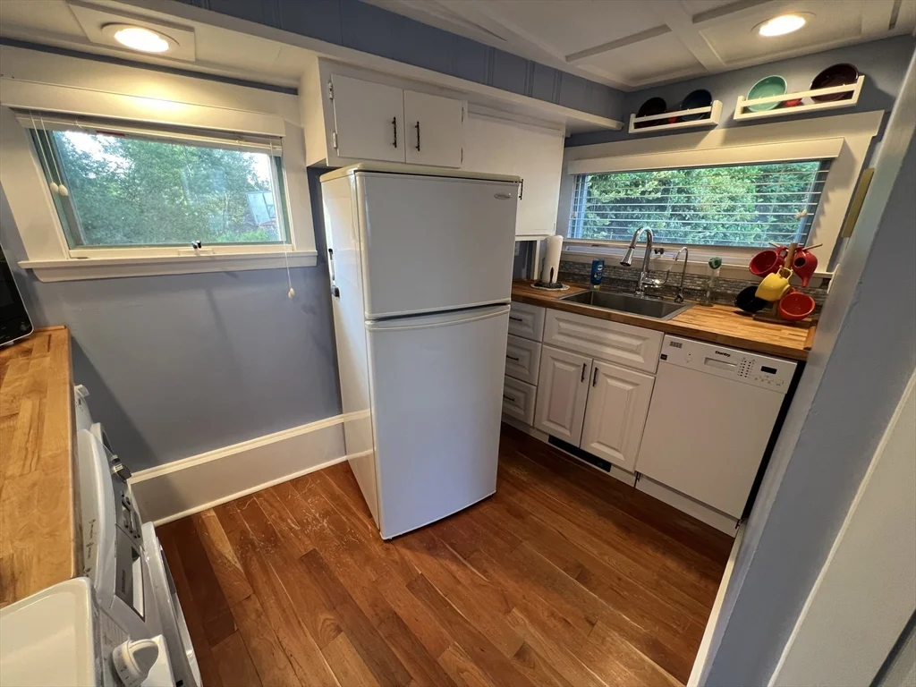 1 bed, 1 bath apartment for rent at 2 Timer Way Unit 2, Rockport — photo 5 of 14