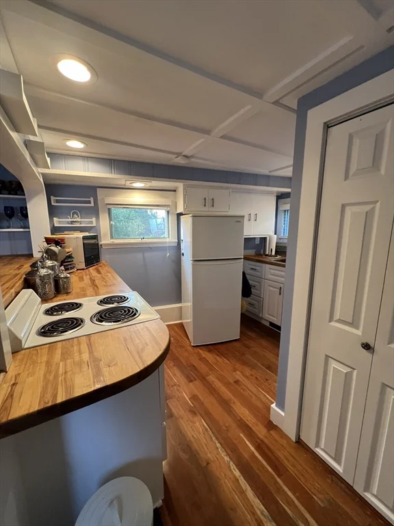 1 bed, 1 bath apartment for rent at 2 Timer Way Unit 2, Rockport — photo 6 of 14