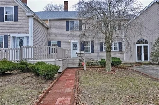 5 bed, 3 bath apartment for rent at 2 Traverse St, Canton — photo 2 of 13