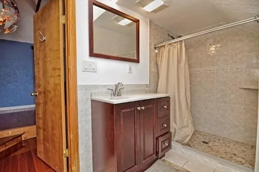 5 bed, 3 bath apartment for rent at 2 Traverse St, Canton — photo 5 of 13