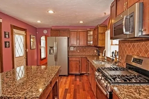5 bed, 3 bath apartment for rent at 2 Traverse St, Canton — photo 3 of 13