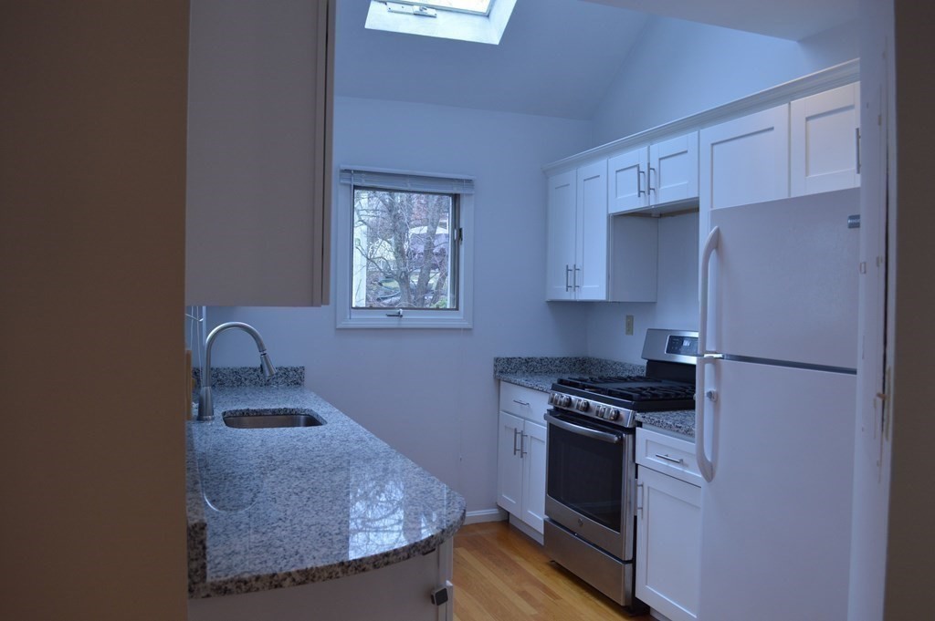 2 bed, 1 bath apartment for rent at 2 Turning Mill Ln Unit 2, Quincy — photo 9 of 25