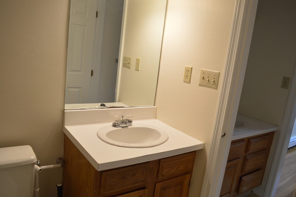 2 bed, 1 bath apartment for rent at 2 Turning Mill Ln Unit 2, Quincy — photo 13 of 25