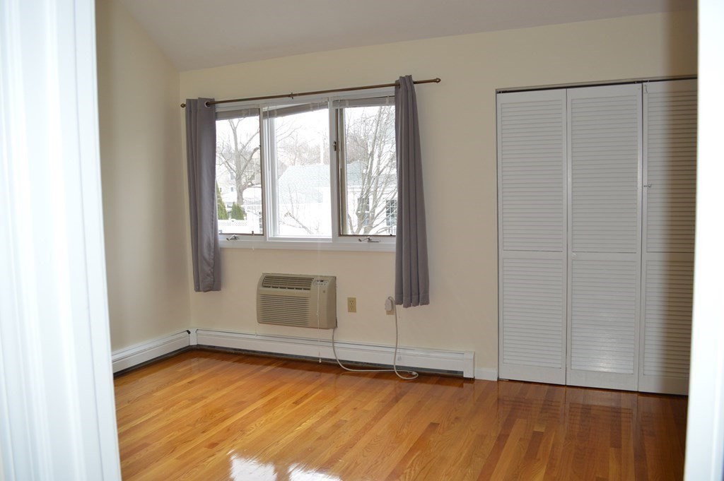 2 bed, 1 bath apartment for rent at 2 Turning Mill Ln Unit 2, Quincy — photo 11 of 25