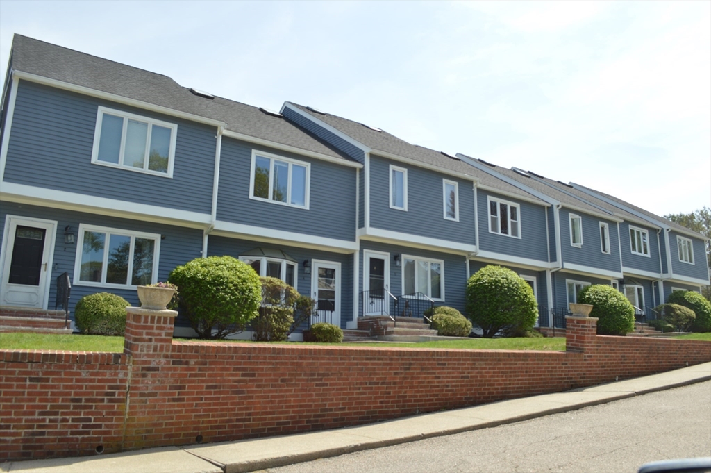 2 bed, 1 bath apartment for rent at 2 Turning Mill Ln Unit 2, Quincy — photo 1 of 25