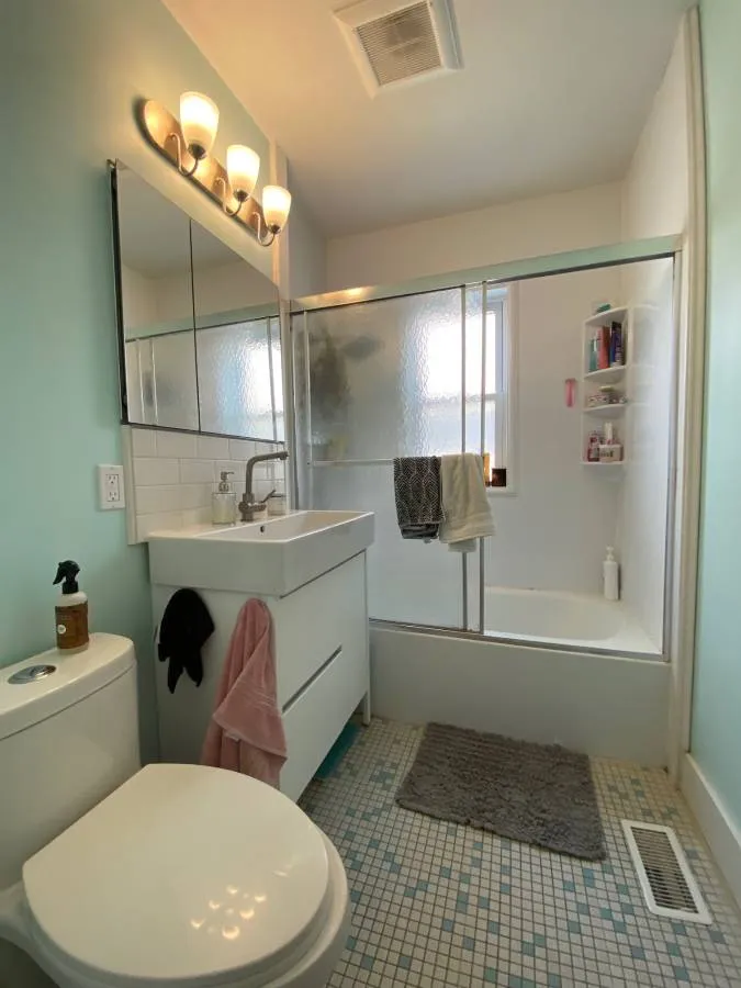 3 bed, 1 bath apartment for rent at 2 Vassar St Unit 1, South Medford — photo 10 of 11