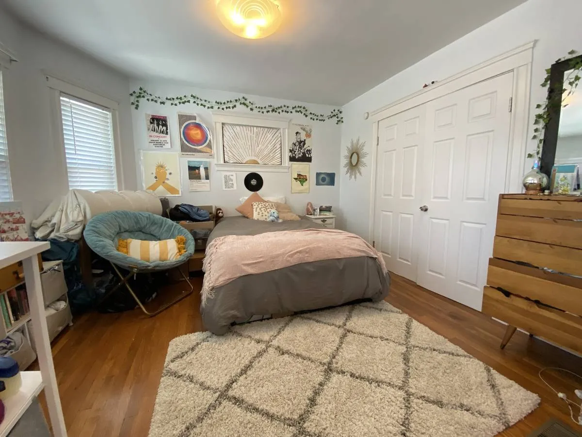 3 bed, 1 bath apartment for rent at 2 Vassar St Unit 1, South Medford — photo 5 of 11