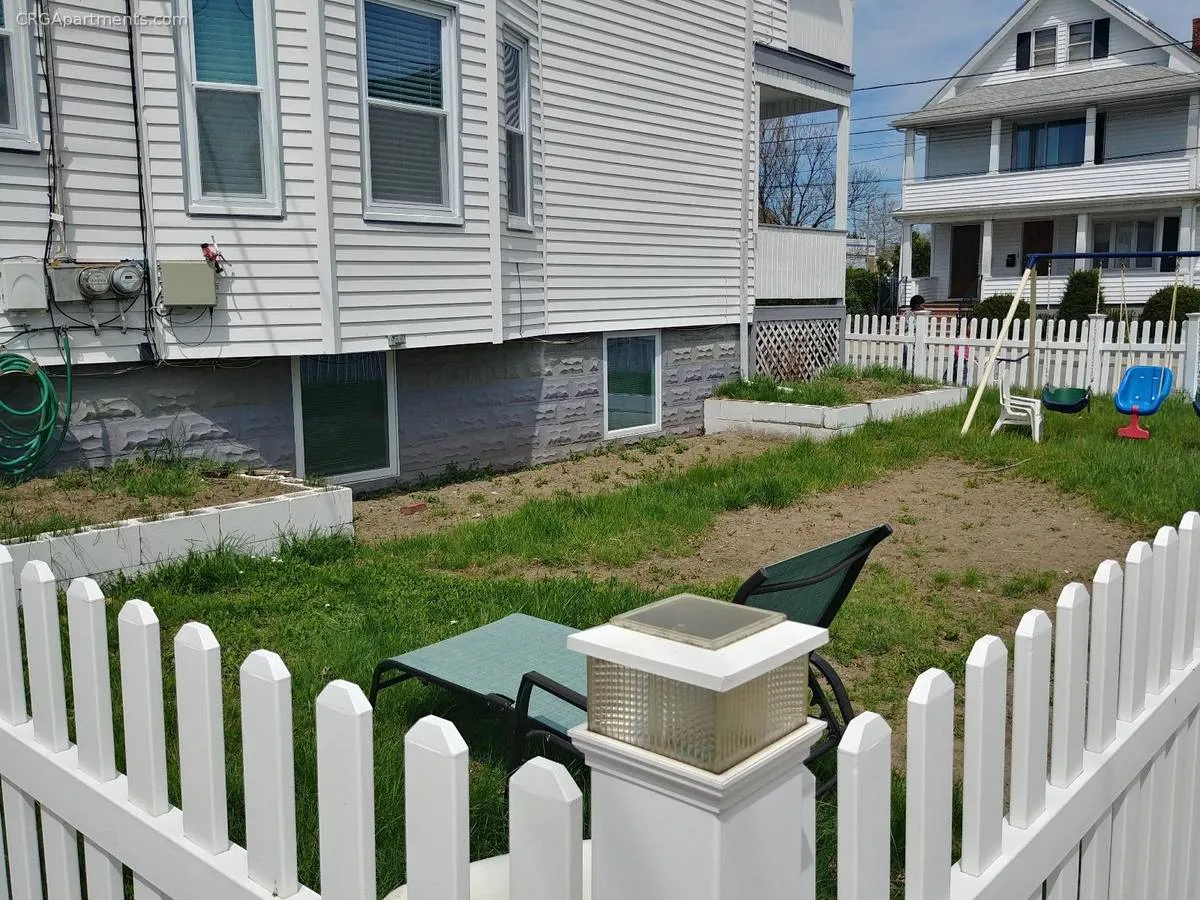 3 bed, 1 bath apartment for rent at 2 Vassar St Unit 1, South Medford — photo 11 of 11