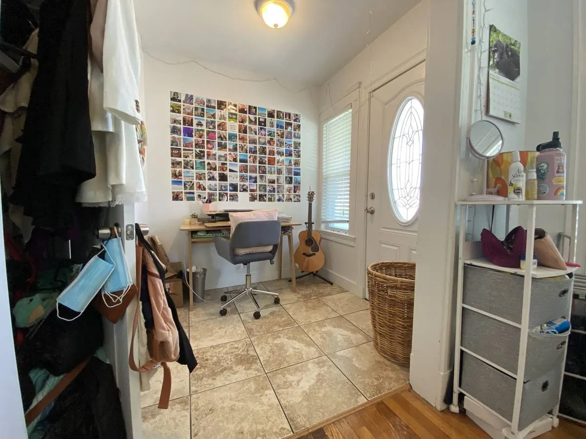 3 bed, 1 bath apartment for rent at 2 Vassar St Unit 1, South Medford — photo 3 of 11