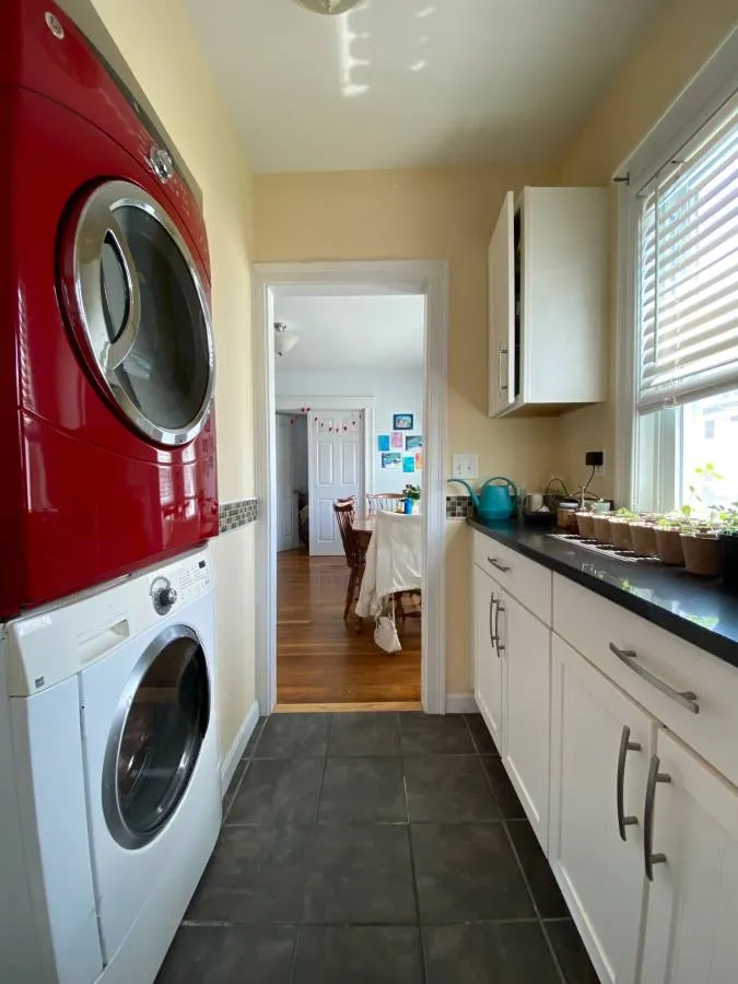3 bed, 1 bath apartment for rent at 2 Vassar St Unit 1, South Medford — photo 9 of 11