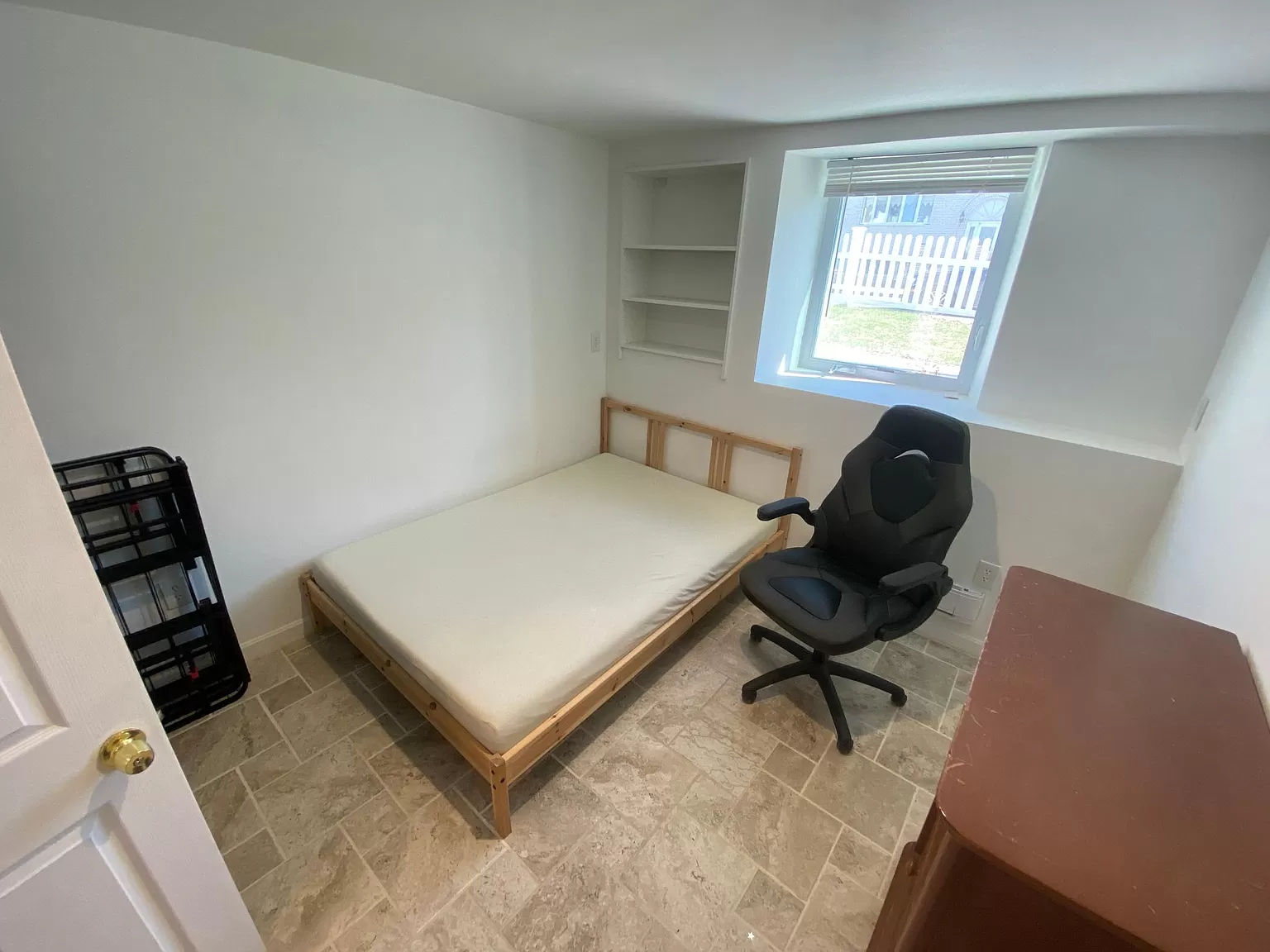 2 bed, 1 bath apartment for rent at 2 Vassar St Unit B, South Medford — photo 11 of 14