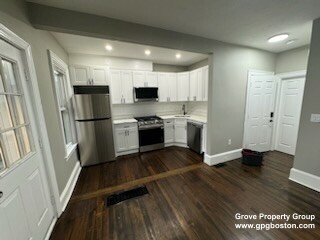 1 bed, 1 bath apartment for rent at 2 Viking St Unit 1, South Boston