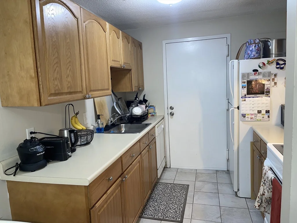 1 bed, 1 bath apartment for rent at 2 Village Hill Ln Unit 12, West Natick — photo 6 of 13