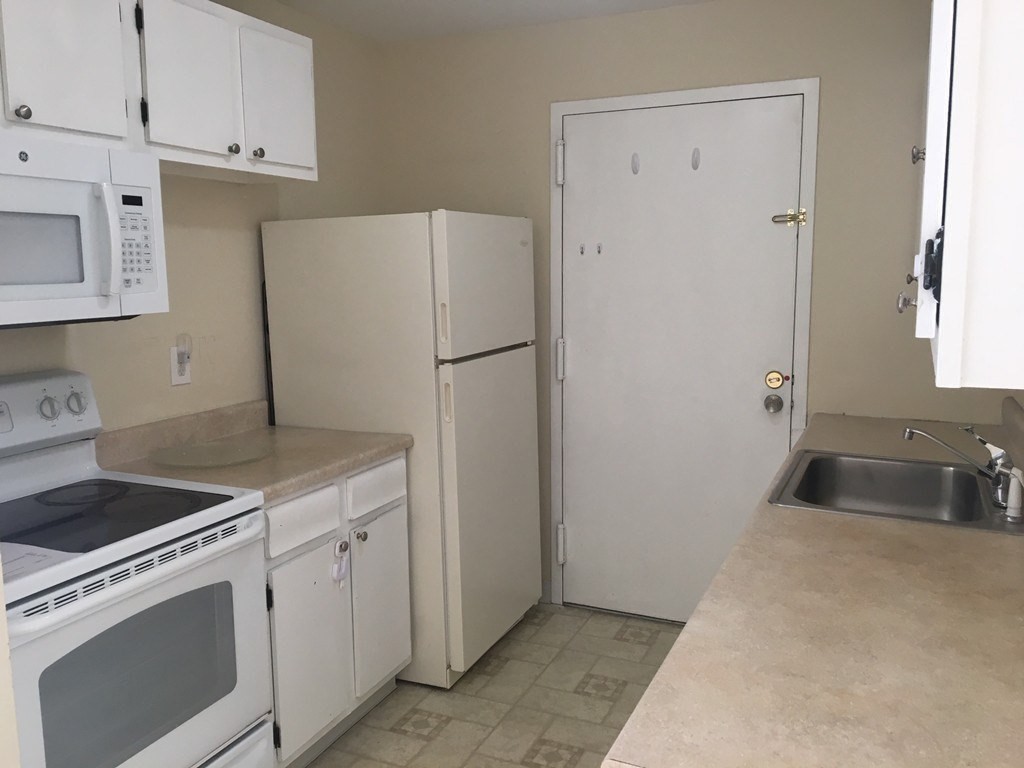 2 bed, 2 bath apartment for rent at 2 Village Way Unit 6, Natick — photo 7 of 14