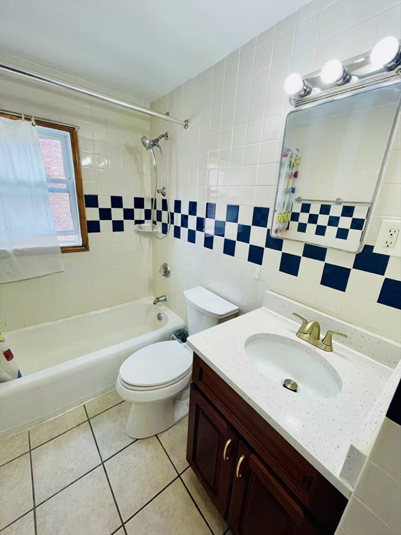 2 bed, 1 bath apartment for rent at 2 Walker Unit 2, Quincy — photo 2 of 6