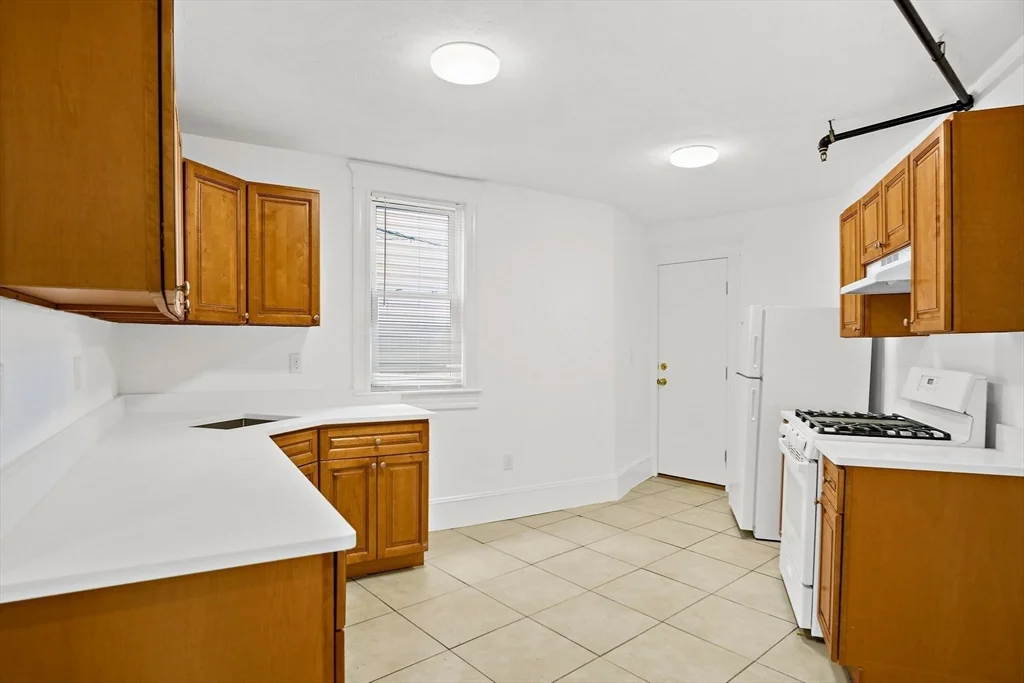 2 bed, 1 bath apartment for rent at 2 Walnut Unit 2, Dorchester — photo 2 of 12
