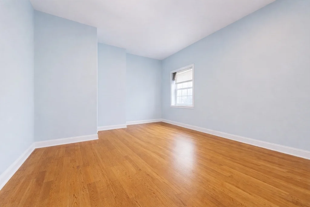 4 bed, 2 bath apartment for rent at 2 Ward Ct, South Boston — photo 8 of 9