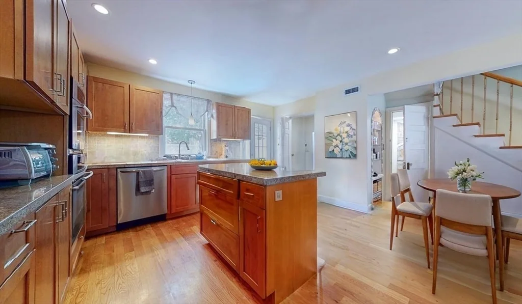 4 bed, 2 bath apartment for rent at 2 Ward Ct, South Boston — photo 3 of 9