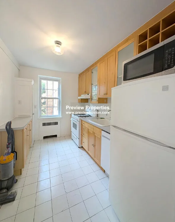 1 bed, 1 bath apartment for rent at 2 Ware St Unit 206P, Mid Cambridge — photo 2 of 7