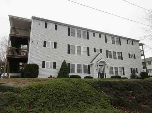 1 bed, 1 bath apartment for rent at 2 Warsaw Ave Unit 1R, Dudley — photo 8 of 10