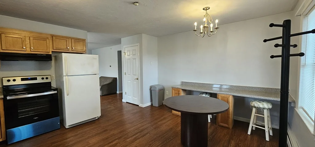 1 bed, 1 bath apartment for rent at 2 Warsaw Ave Unit 1R, Dudley — photo 3 of 10