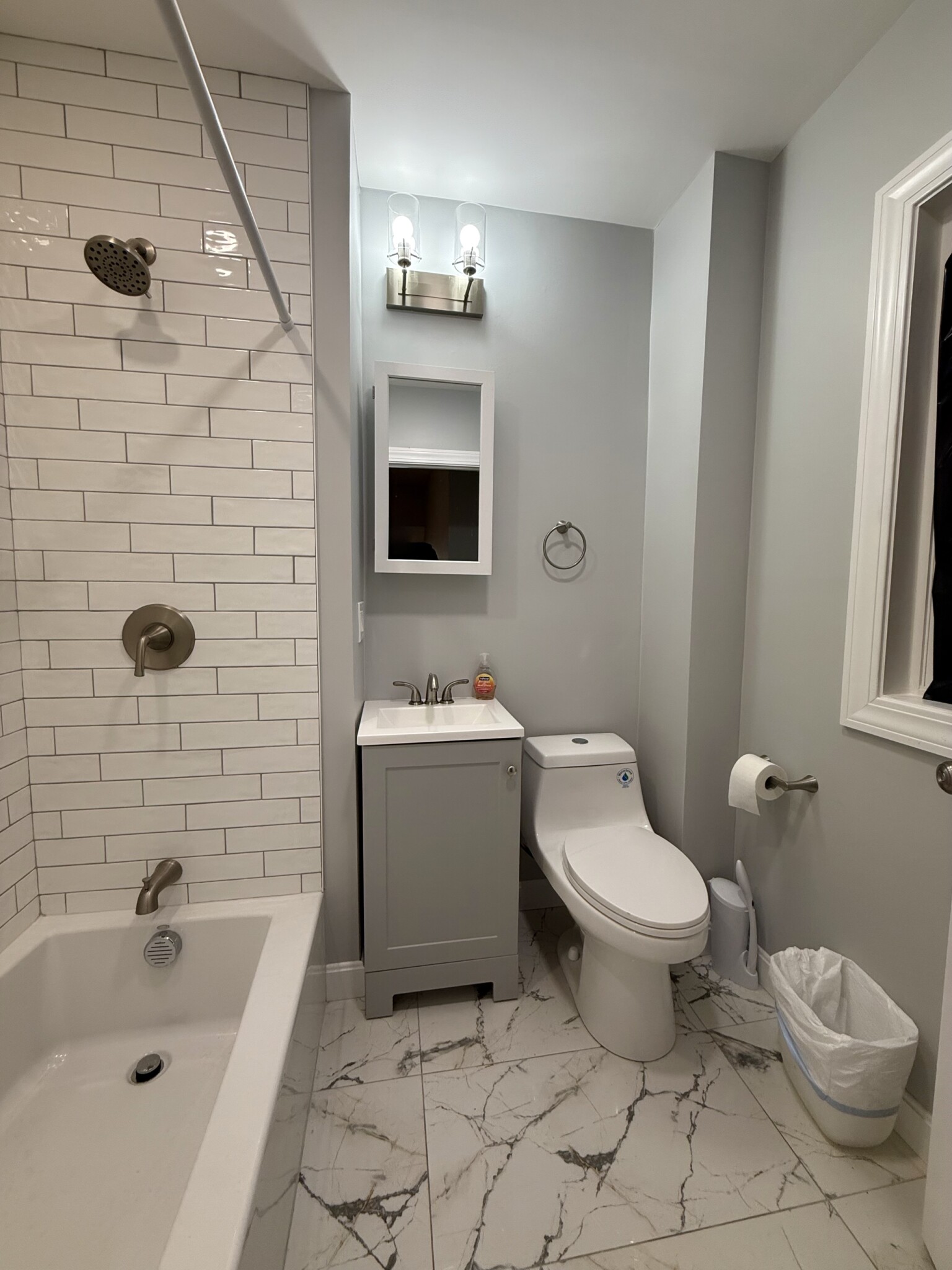 1 bed, 1 bath apartment for rent at 2 Wellington Ave Unit 1, Banks Square — photo 8 of 9