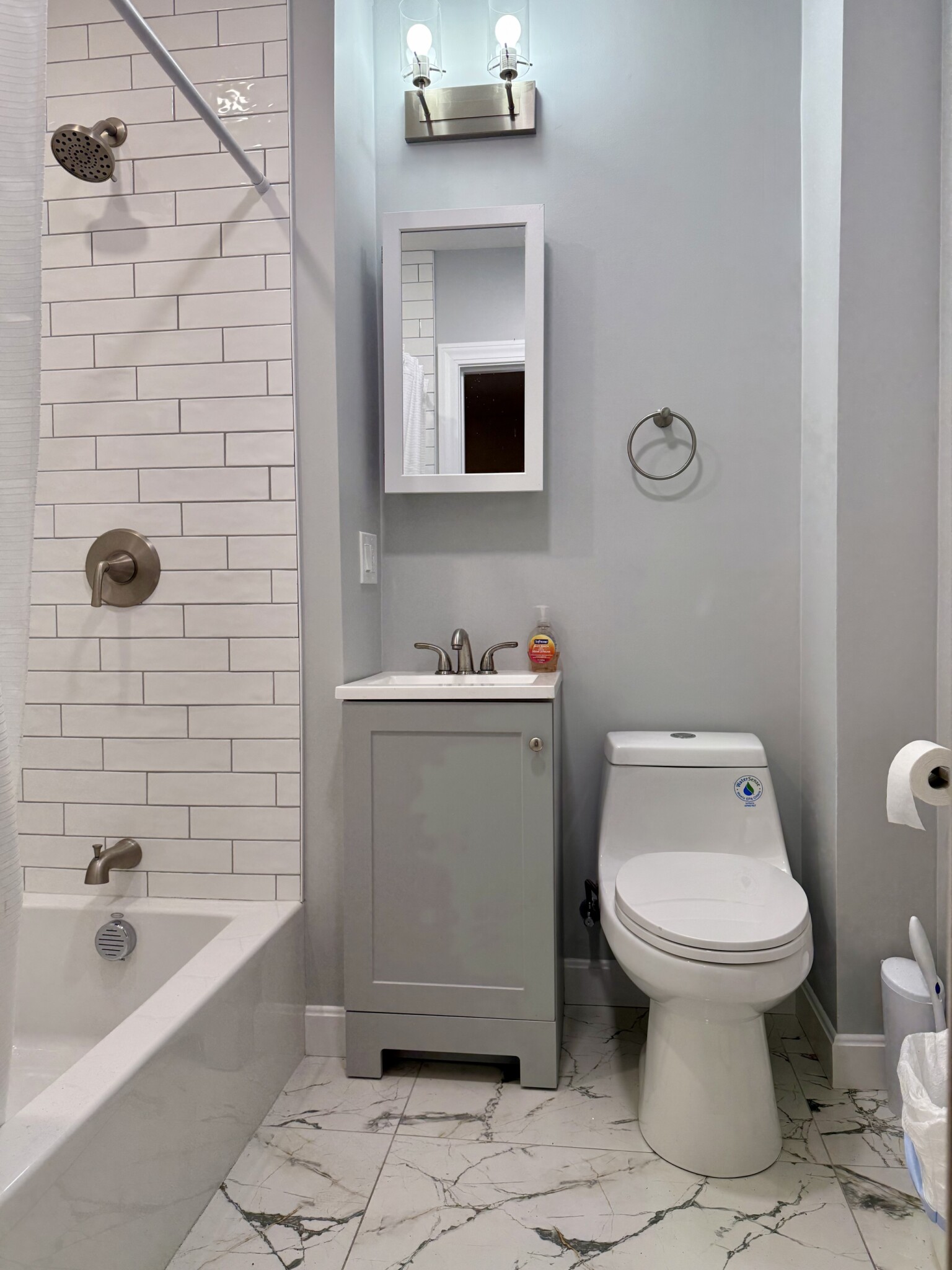 1 bed, 1 bath apartment for rent at 2 Wellington Ave Unit 1, Banks Square — photo 9 of 9