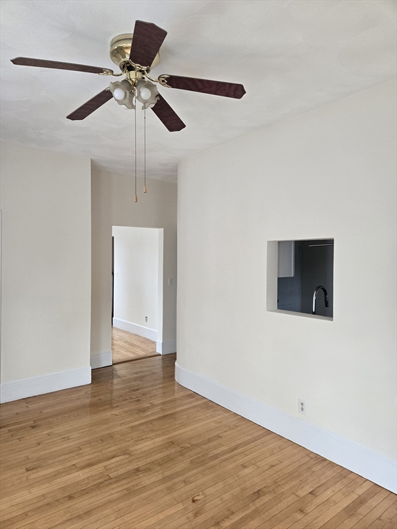 3 bed, 1 bath apartment for rent at 2 Wenlock Unit 2, Dorchester — photo 4 of 13