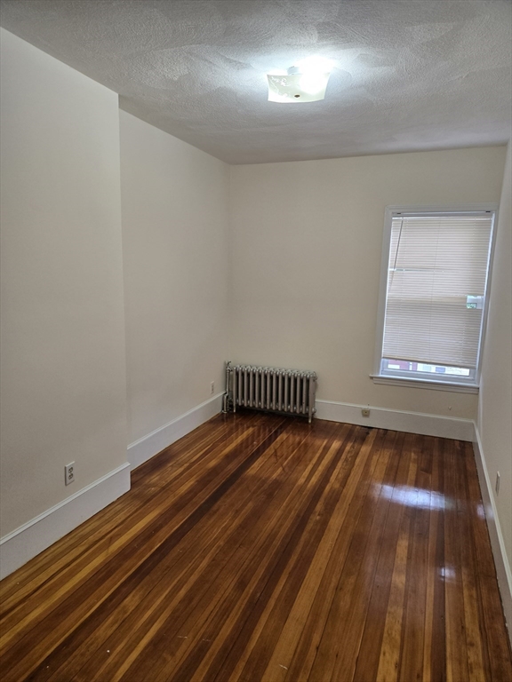 3 bed, 1 bath apartment for rent at 2 Wenlock Unit 2, Dorchester — photo 12 of 13