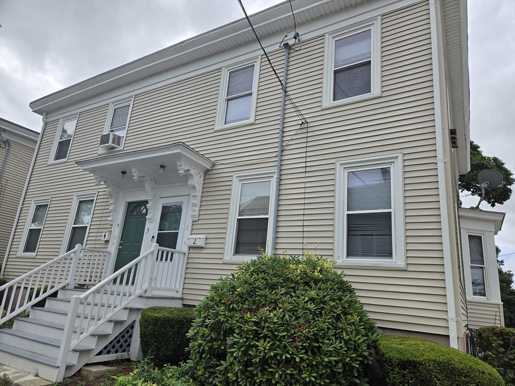 3 bed, 1 bath apartment for rent at 2 Wenlock Unit 2, Dorchester — photo 1 of 13