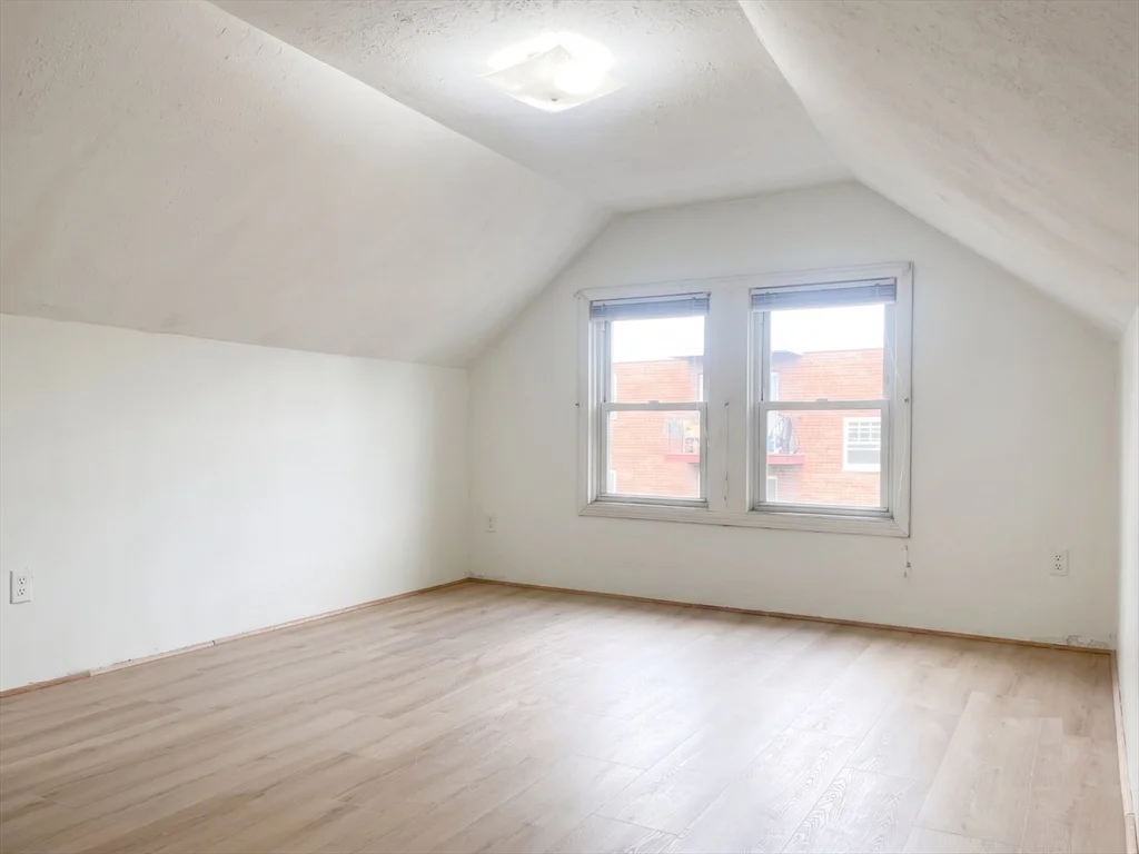 3 bed, 1 bath apartment for rent at 2 Wentworth Ter Unit 2, Malden — photo 10 of 16