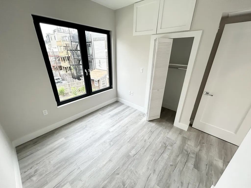 5 bed, 3 bath apartment for rent at 2 West 3rd Unit Rear, South Boston — photo 4 of 12