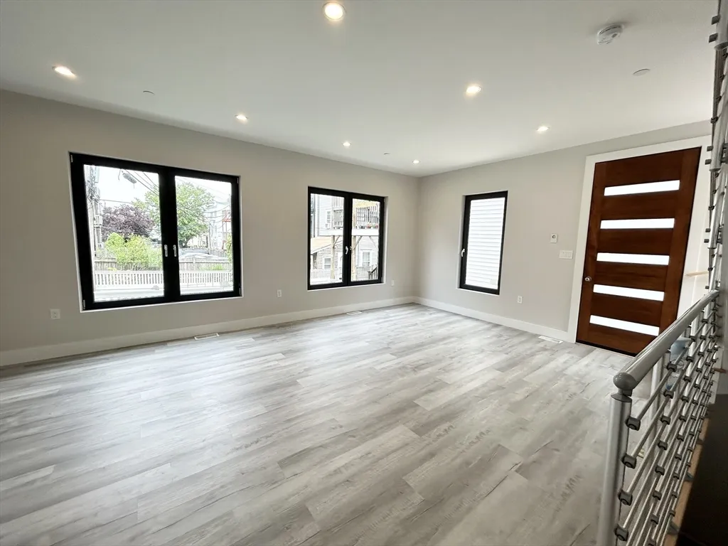 5 bed, 3 bath apartment for rent at 2 West 3rd Unit Rear, South Boston — photo 2 of 12