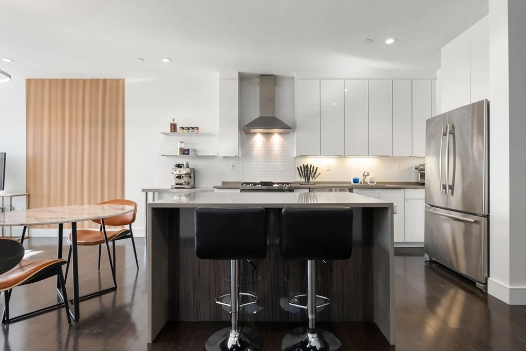 2 bed, 1 bath apartment for rent at 2 West 6th St Unit 108, South Boston — photo 4 of 11
