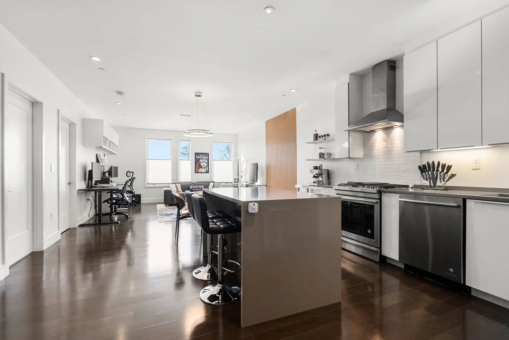 2 bed, 1 bath apartment for rent at 2 West 6th St Unit 108, South Boston — photo 3 of 11