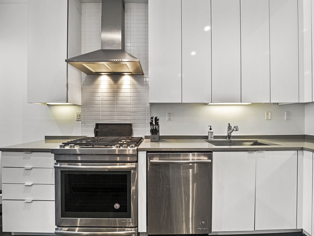1 bed, 1 bath apartment for rent at 2 West 6th St Unit 203, South Boston — photo 10 of 30