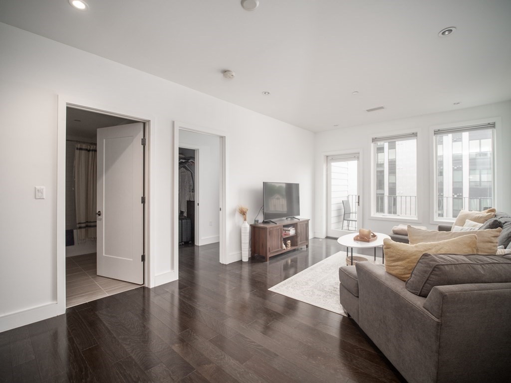 1 bed, 1 bath apartment for rent at 2 West 6th St Unit 205, South Boston — photo 4 of 21