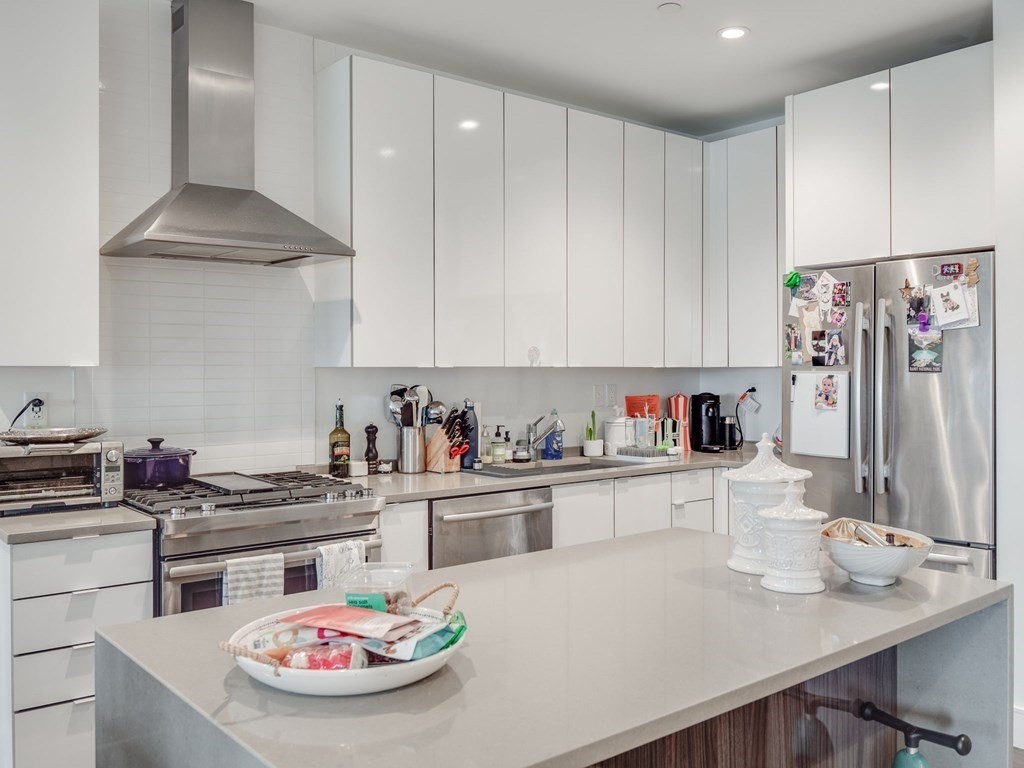 2 bed, 1 bath apartment for rent at 2 West 6th St Unit 209, South Boston — photo 8 of 22