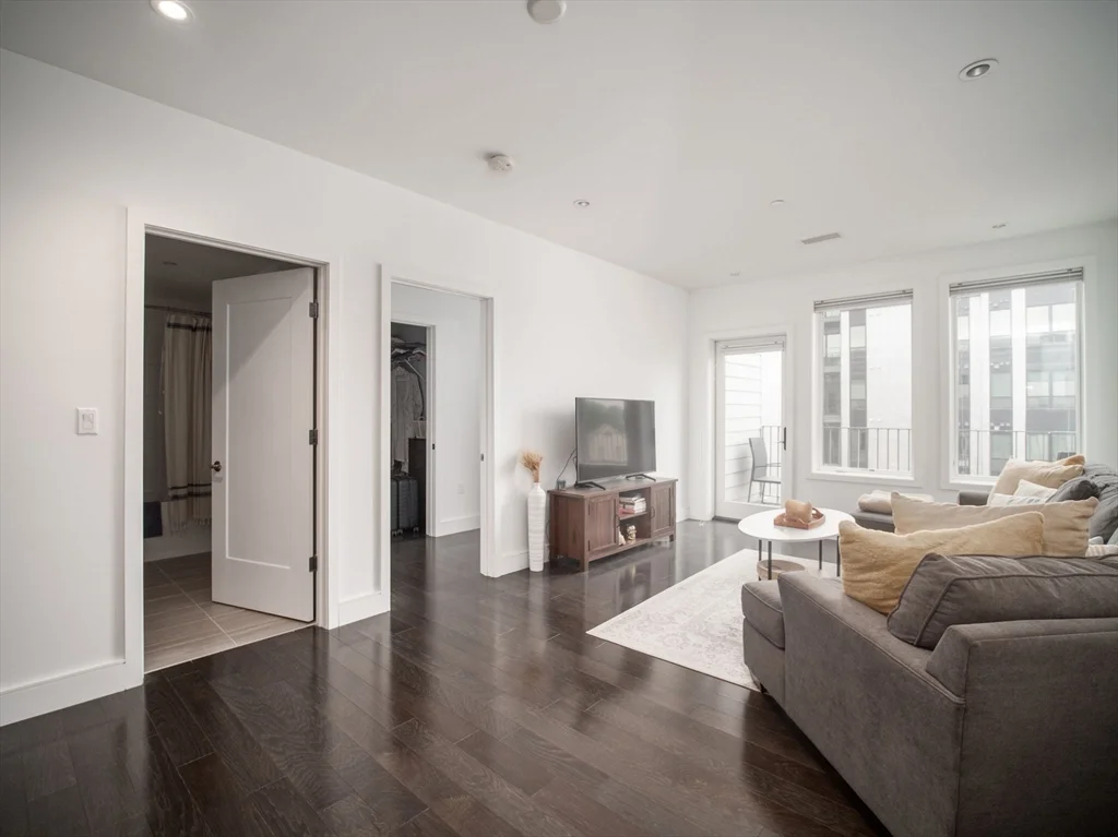 1 bed, 1 bath apartment for rent at 2 West 6th St Unit 305, South Boston — photo 4 of 21