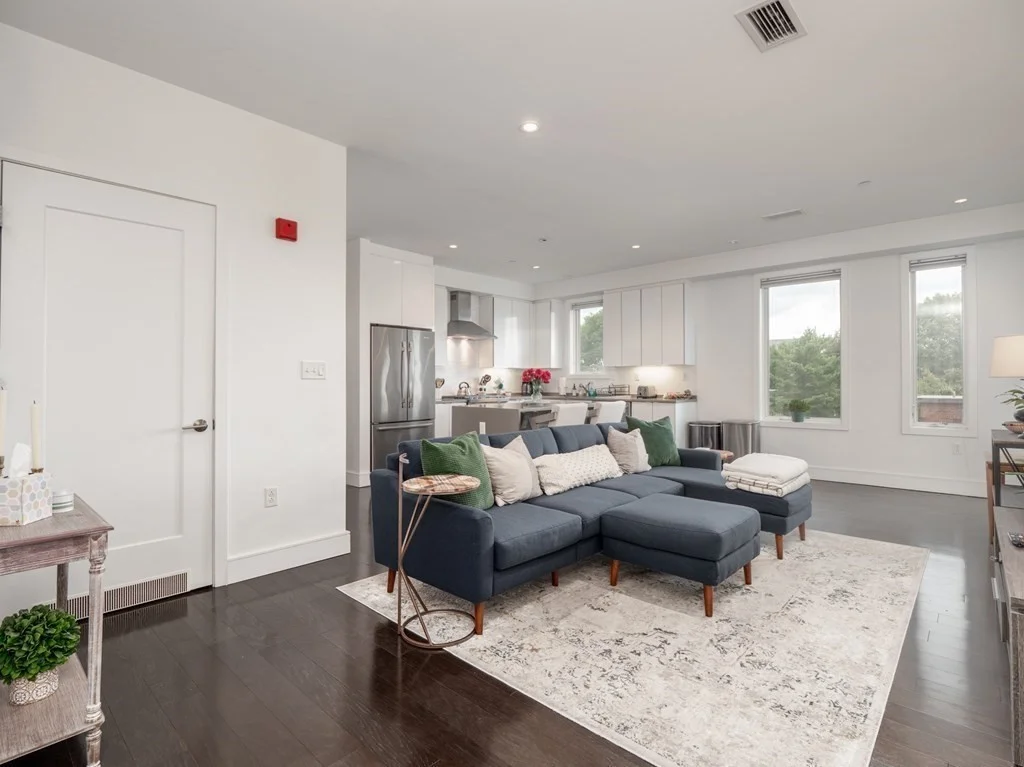 2 bed, 2 bath apartment for rent at 2 West 6th St Unit 306, South Boston — photo 3 of 41