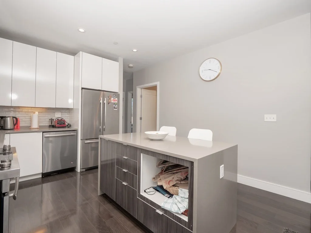 2 bed, 2 bath apartment for rent at 2 West 6th Unit 102, South Boston — photo 7 of 30