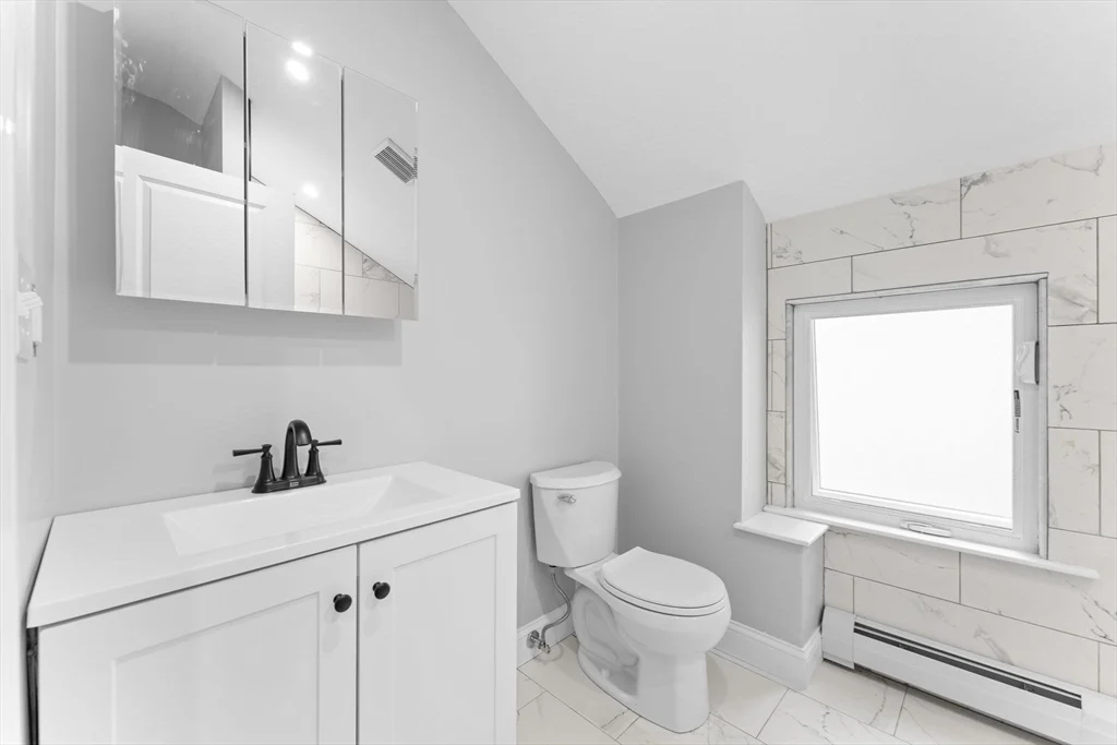 4 bed, 2 bath apartment for rent at 2 Westminster Ter, Brighton — photo 22 of 33